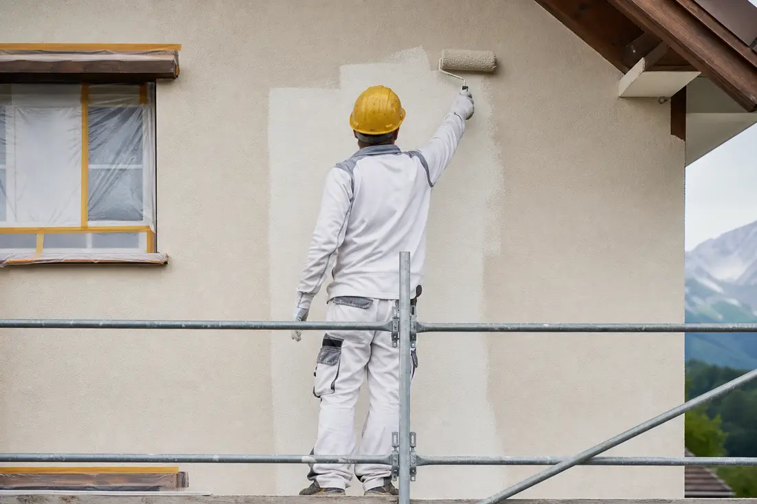 Exemple : ravalement de façade depuis un échafaudage